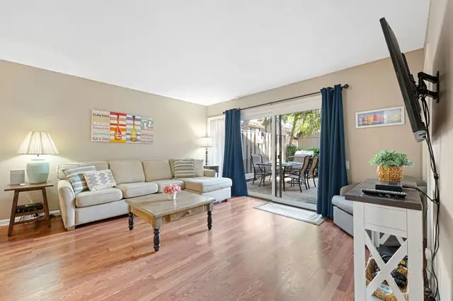 Living room at Water Oak 46